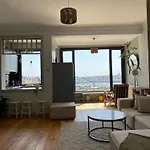 Fantastic Golden Horn View In Beyoglu, Cozy Design *