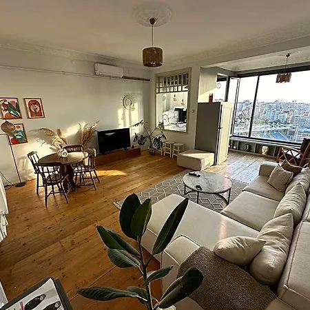 Fantastic Golden Horn View In Beyoglu, Cozy Design Апартаменты