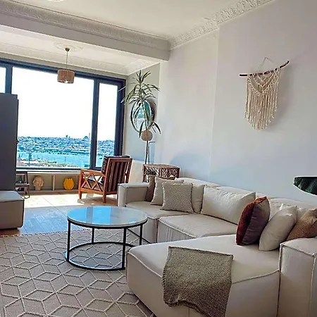Апартаменты Fantastic Golden Horn View In Beyoglu, Cozy Design Стамбул