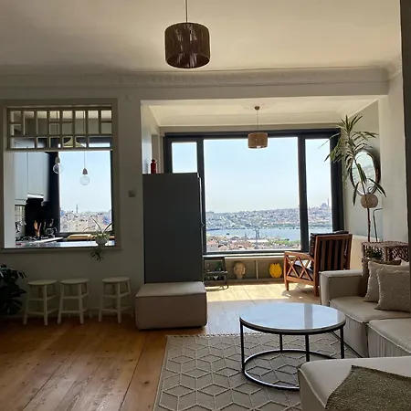 Fantastic Golden Horn View In Beyoglu, Cozy Design *